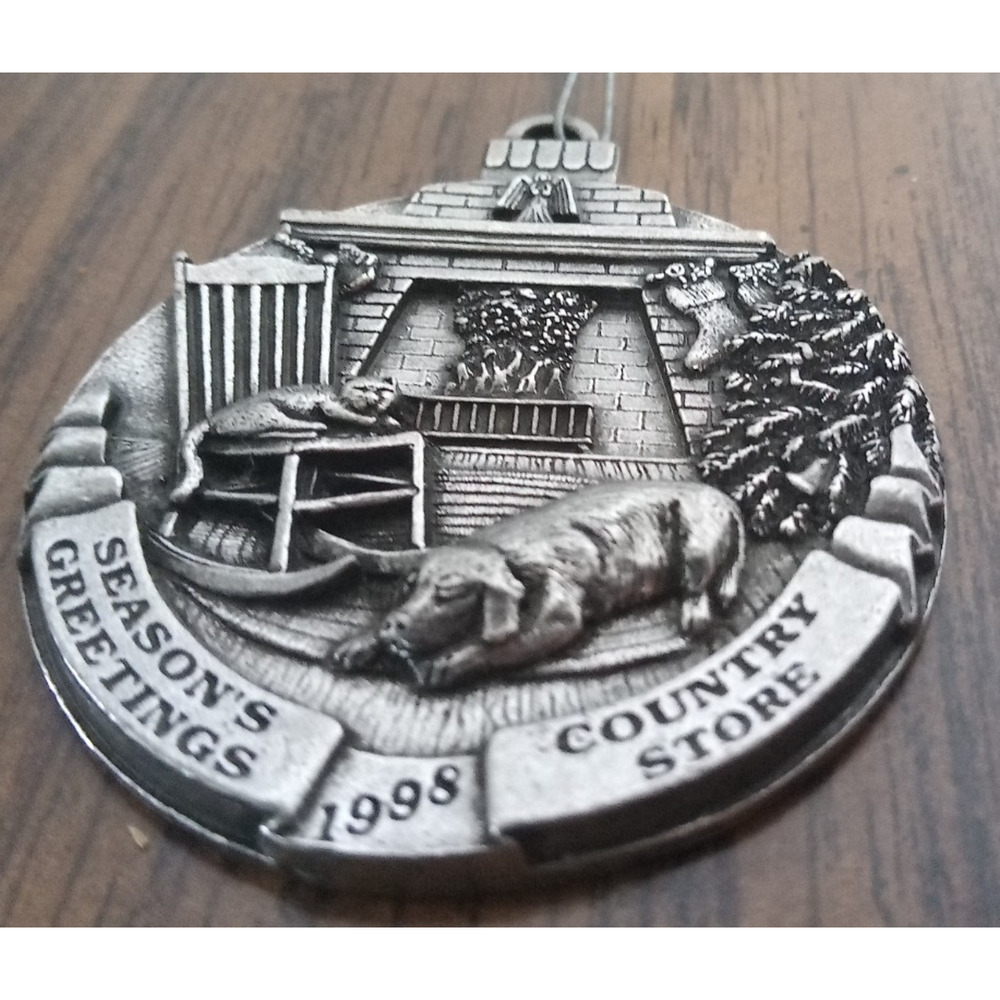COUNTRY STORE 1998 SEASON'S GREETINGS PEWTER CHRISTMAS ORNAMENT